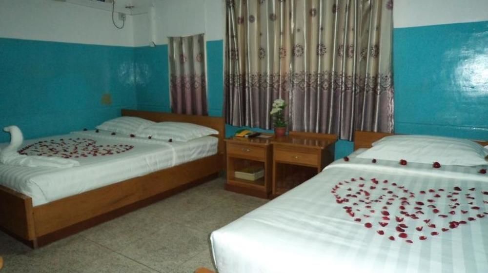 Venus Hotel *