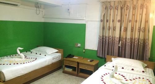Venus Hotel *